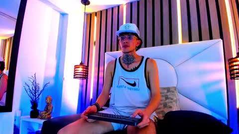 Snapshot of johnsonisaac94_ chatting on 15, 10, 2025 johnsonisaac94 online show from 15, 10, 2025