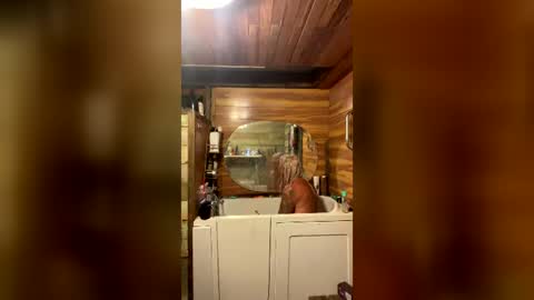 johnturtle247420 online show from 28, 7, 2026