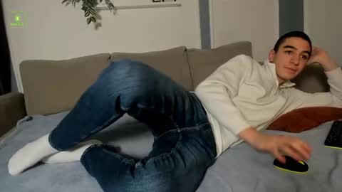 Snapshot of johny_travolta chatting on 27, 11, 2025 johny_travolta online show from 27, 11, 2025