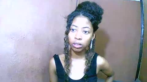 joliekah27 online show from 3, 3, 2025