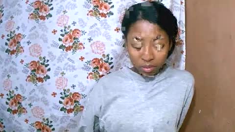 joliekah27 online show from 8, 3, 2025