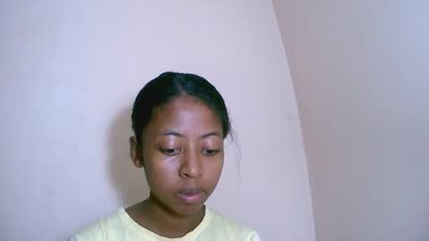 joliekah27 online show from 2, 11, 2025