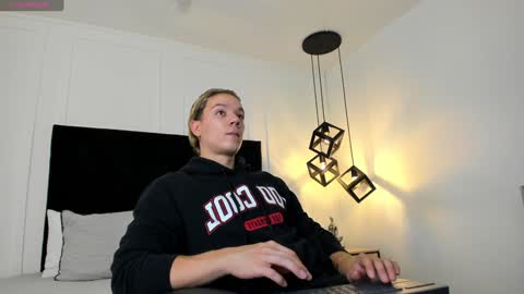 Snapshot of jonathan_daniels1 chatting on 3, 1, 2025 Jonathan Danielss online show from 3, 1, 2025