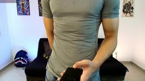 Instagram jonathanfit14 online show from 18, 4, 2026