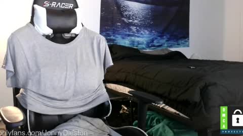 Snapshot of jonnydieston777 chatting on 19, 4, 2026 JonnyDieston online show from 19, 4, 2026