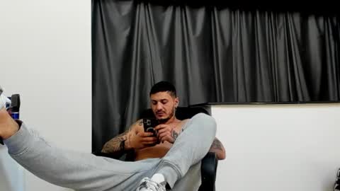 jonnyporn1 online show from 4, 1, 2025