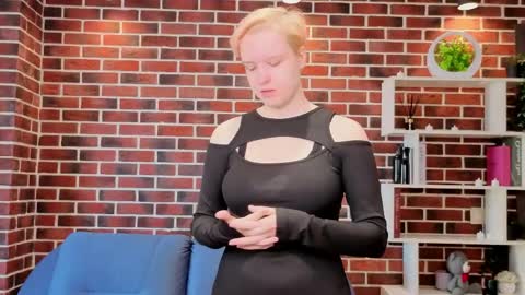 Snapshot of jordanhunkin chatting on 17, 5, 2026 Ellie online show from 17, 5, 2026