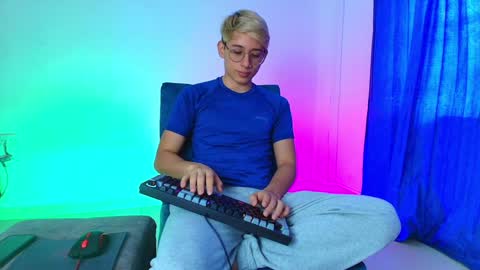 Snapshot of joseph_brown_ chatting on 16, 1, 2025 JOSEPH BROWN online show from 16, 1, 2025