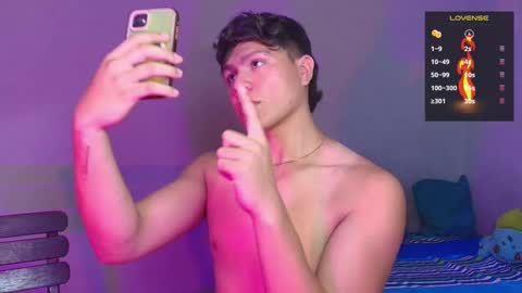 Snapshot of joseph_brown_ chatting on 18, 12, 2025 JOSEPH BROWN online show from 18, 12, 2025