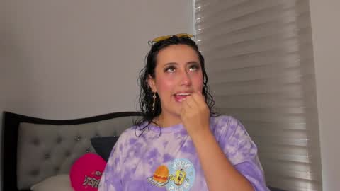 Snapshot of josh_and_dilany chatting on 5, 1, 2025 Dilany Josh online show from 5, 1, 2025