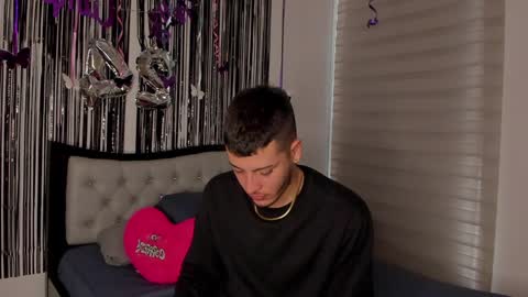 Snapshot of josh_and_dilany chatting on 3, 2, 2025 Dilany Josh online show from 3, 2, 2025