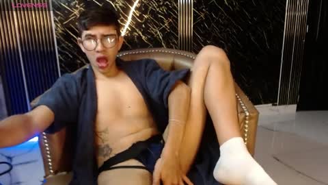 joshua_saenz_ online show from 11, 4, 2026