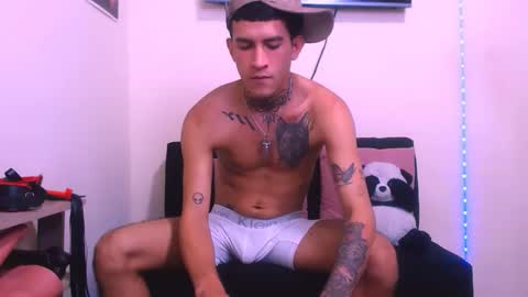 Snapshot of josue_linares chatting on 3, 5, 2026 josue_linares online show from 3, 5, 2026