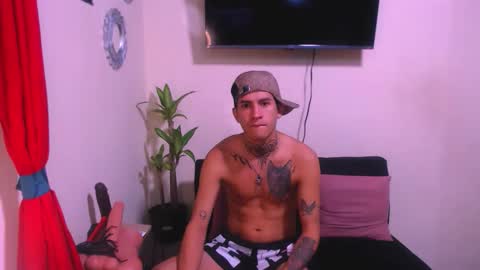 Snapshot of josue_linares chatting on 17, 5, 2026 josue_linares online show from 17, 5, 2026