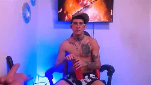 Snapshot of josue_linares chatting on 17, 5, 2026 josue_linares online show from 17, 5, 2026