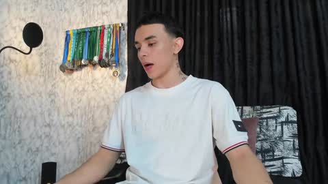 Im Jouliano online show from 8, 1, 2025