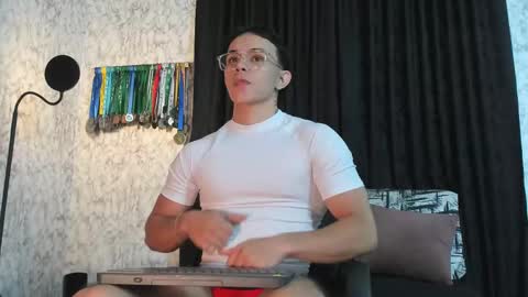 Im Jouliano online show from 12, 2, 2025