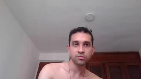 Snapshot of jovenvergonguapo09 chatting on 7, 8, 2026 Van Helsing online show from 7, 8, 2026