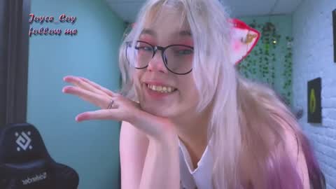 Snapshot of joyce_coy chatting on 21, 12, 2024 Joyce online show from 21, 12, 2024