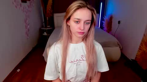 Snapshot of joyce_shinne chatting on 24, 9, 2025 Joyce online show from 24, 9, 2025