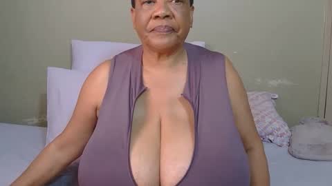 Snapshot of joycemando chatting on 29, 5, 2026 DairyQueen online show from 29, 5, 2026