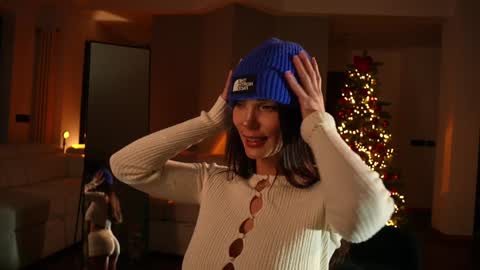 Jennifer Diaz online show from 4, 1, 2025