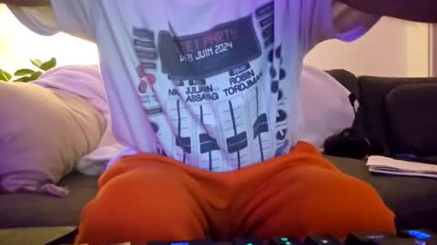 ju537705 online show from 3, 10, 2025