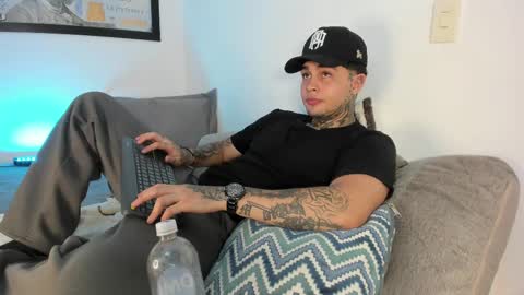 juan_alvarez18 online show from 13, 9, 2025