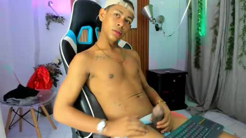 juan_contreras7 online show from 23, 10, 2025