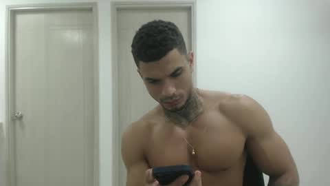 juan_gomez_1 online show from 19, 12, 2024