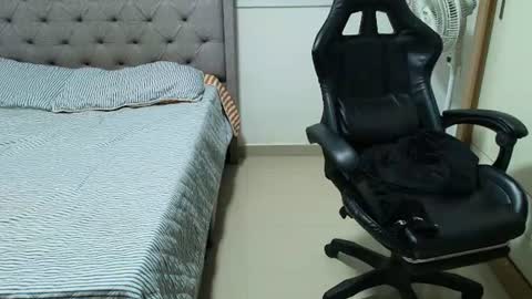 juan_gomez_1 online show from 15, 7, 2026