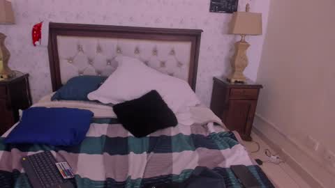 J U A N   L O V E R S online show from 5, 12, 2024