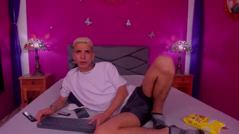 J U A N   L O V E R S online show from 10, 12, 2024