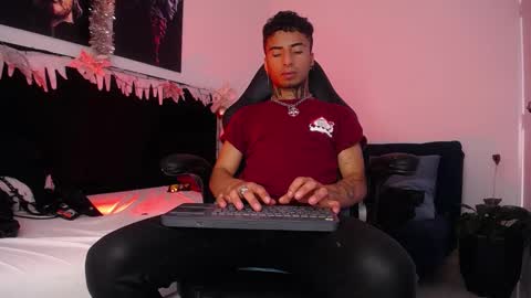 juancamilo66_ online show from 2, 1, 2025