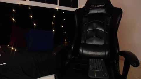 juancamilo66_ online show from 4, 2, 2025