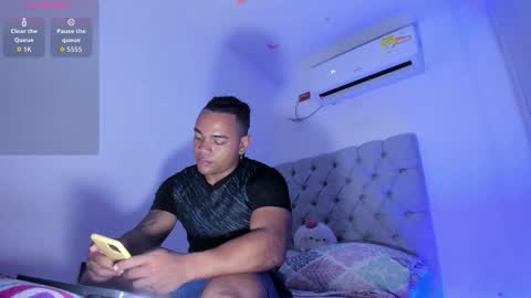 independent model online show from 27, 9, 2025