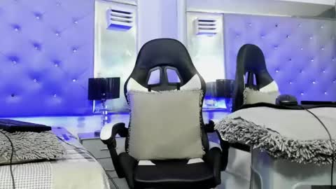 Juan Diego Uribe online show from 8, 2, 2025