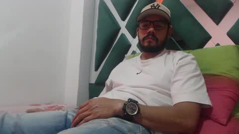 Snapshot of juanfe_style chatting on 12, 9, 2025 juanfe_style online show from 12, 9, 2025