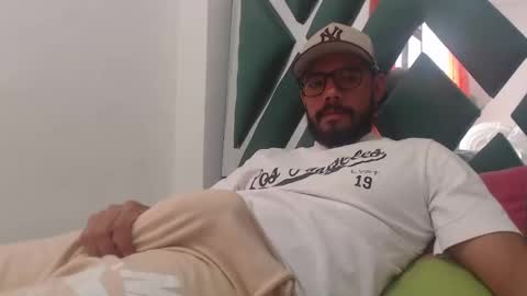 Snapshot of juanfe_style chatting on 4, 10, 2025 juanfe_style online show from 4, 10, 2025