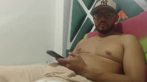 Snapshot of juanfe_style chatting on 10, 10, 2025 juanfe_style online show from 10, 10, 2025