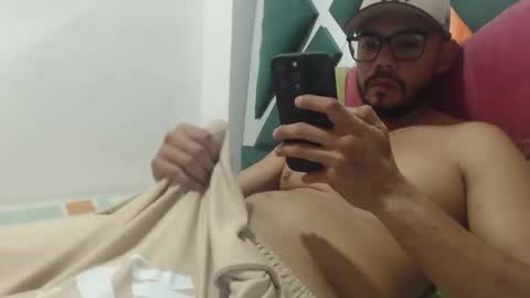 Snapshot of juanfe_style chatting on 17, 10, 2025 juanfe_style online show from 17, 10, 2025