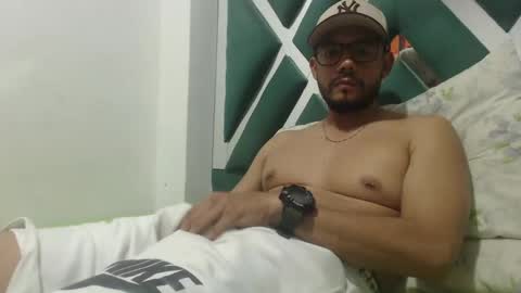 Snapshot of juanfe_style chatting on 12, 11, 2025 juanfe_style online show from 12, 11, 2025