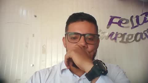 Snapshot of juanfe_style chatting on 4, 12, 2025 juanfe_style online show from 4, 12, 2025