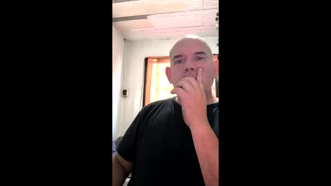 Snapshot of juanma_yahoo chatting on 12, 4, 2026 Juan Manuel online show from 12, 4, 2026