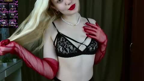 Snapshot of juicegirl340 chatting on 24, 9, 2025 Lola fav pattern 357595250 online show from 24, 9, 2025