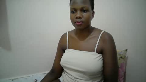 Snapshot of juicy_bella2 chatting on 19, 9, 2025 juicy_bella2 online show from 19, 9, 2025