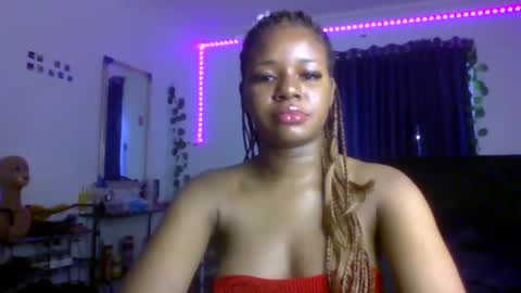 Snapshot of juicy_pussy1122 chatting on 2, 10, 2025 Emily online show from 2, 10, 2025