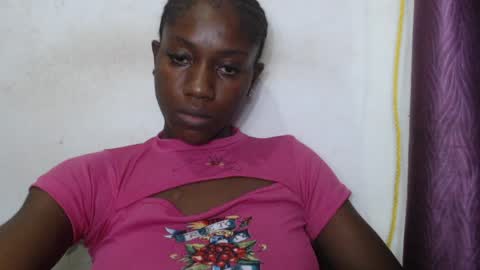 Snapshot of juicyberryx chatting on 22, 6, 2026 queen online show from 22, 6, 2026