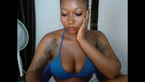 juicyxpink online show from 10, 11, 2025