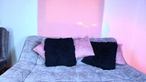 Jules and Gia online show from 22, 11, 2025